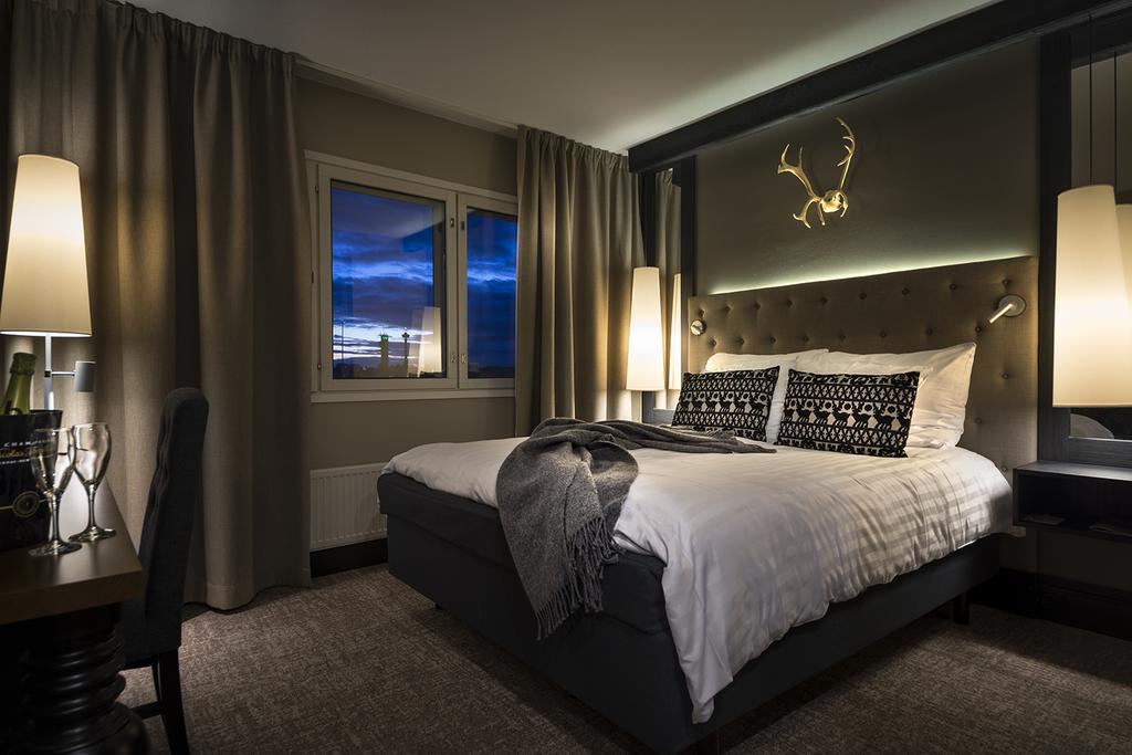 Northern Comfort Queen Room,1238568379:JPEG